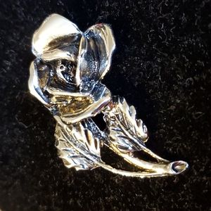 Vintage silvertone rose brooch with antiquing